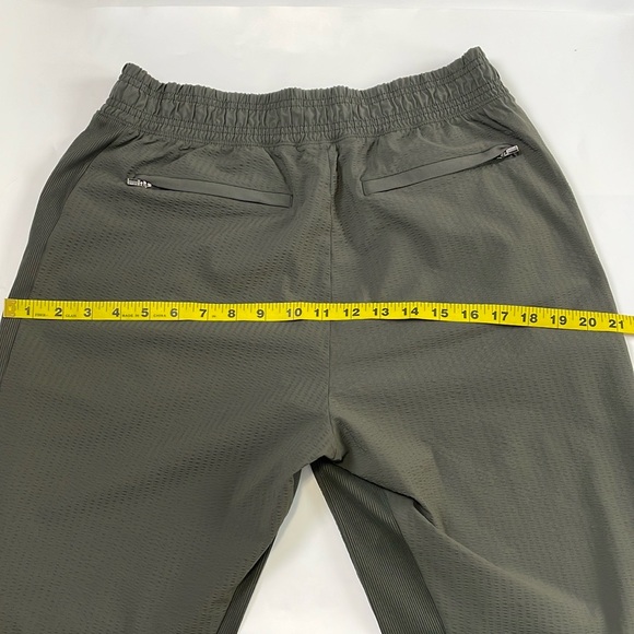 ATHLETA Olive Textured Brooklyn Jogger Size 8 Athleisure Travel Pants - Picture 13 of 16